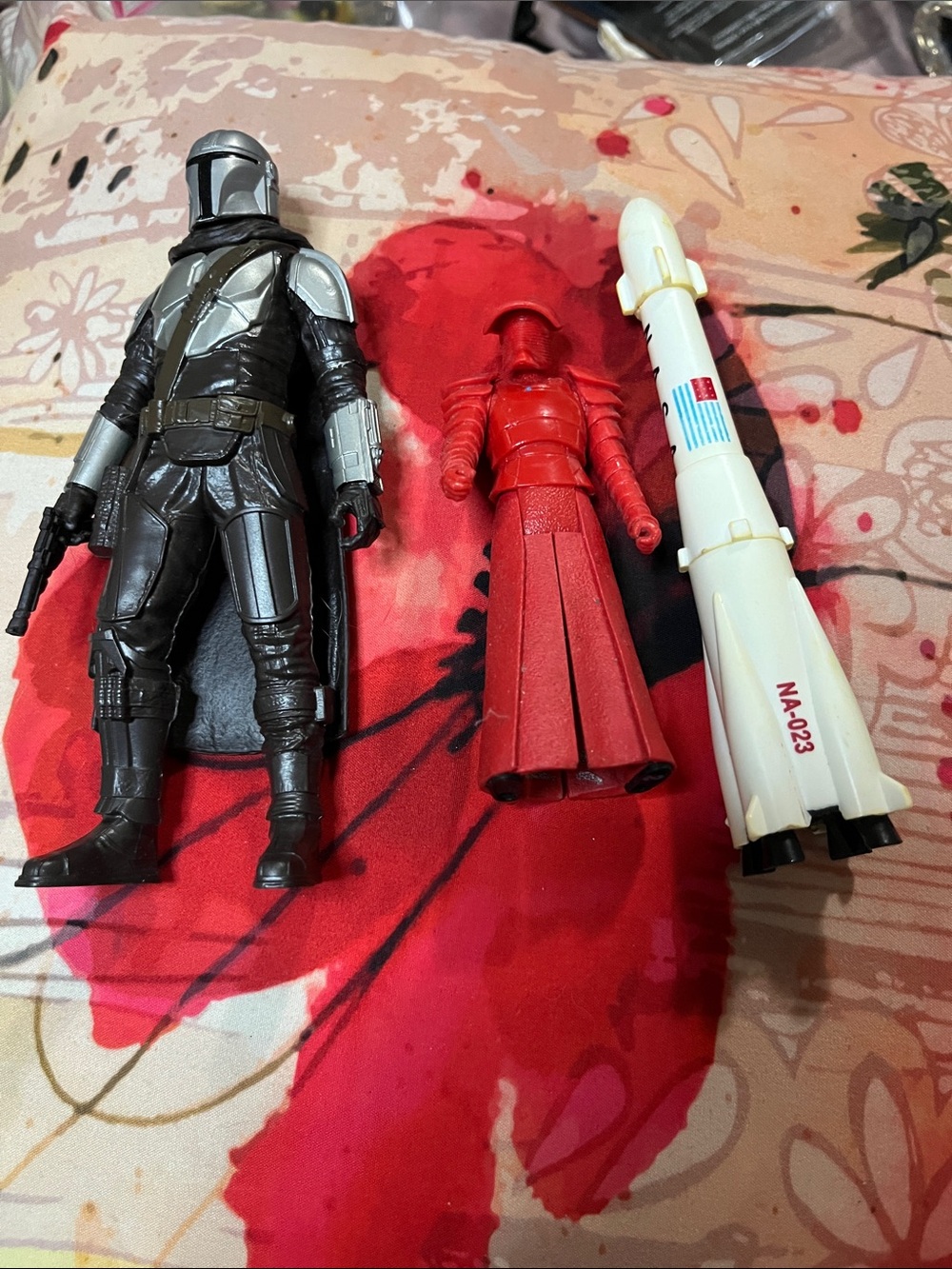 Star Wars Action Figures Bundle - Silver, Black, Red & White